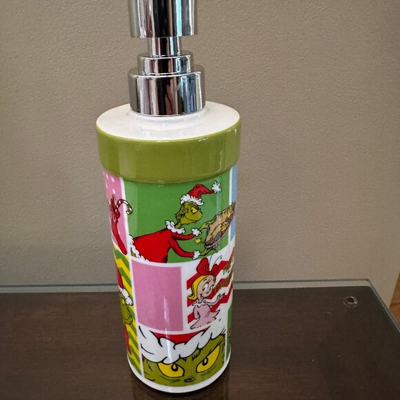 Dr. Seuss -How The Grinch Stole Christmas Soap Lotion Pump Multi-Colored NEW - Picture 1 of 3
